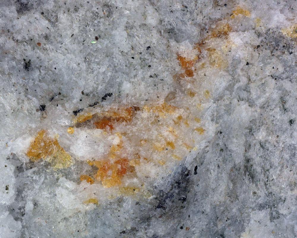 Peterandresenite